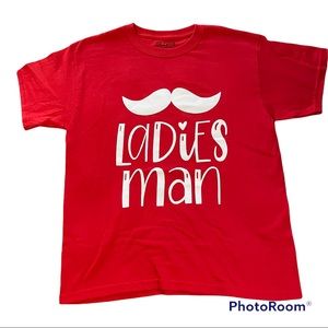 BRAND NEW - Red Gildan Youth Medium T-shirt - 100% cotton - With Graphic Decal